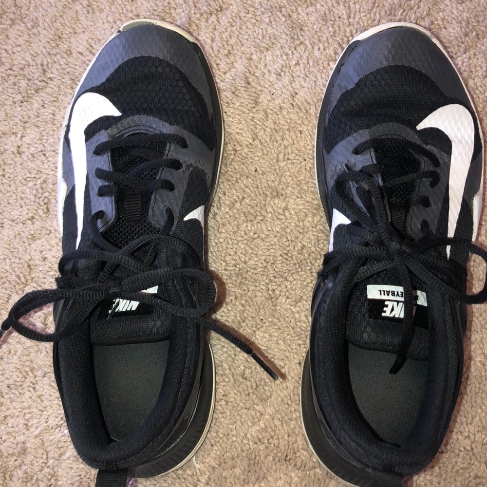 Volleyball shoes